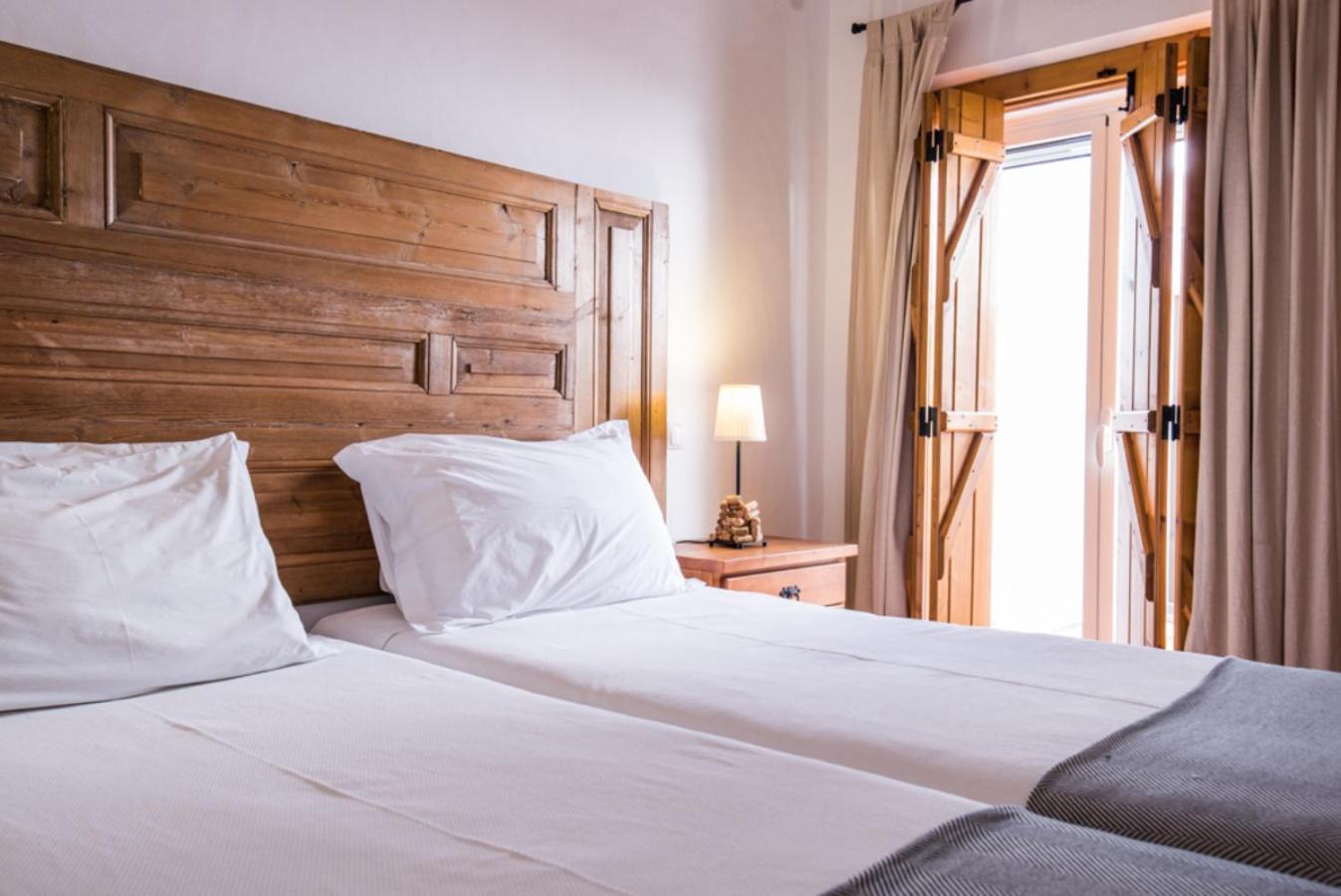 Casas De Juromenha Guest House Bagian luar foto