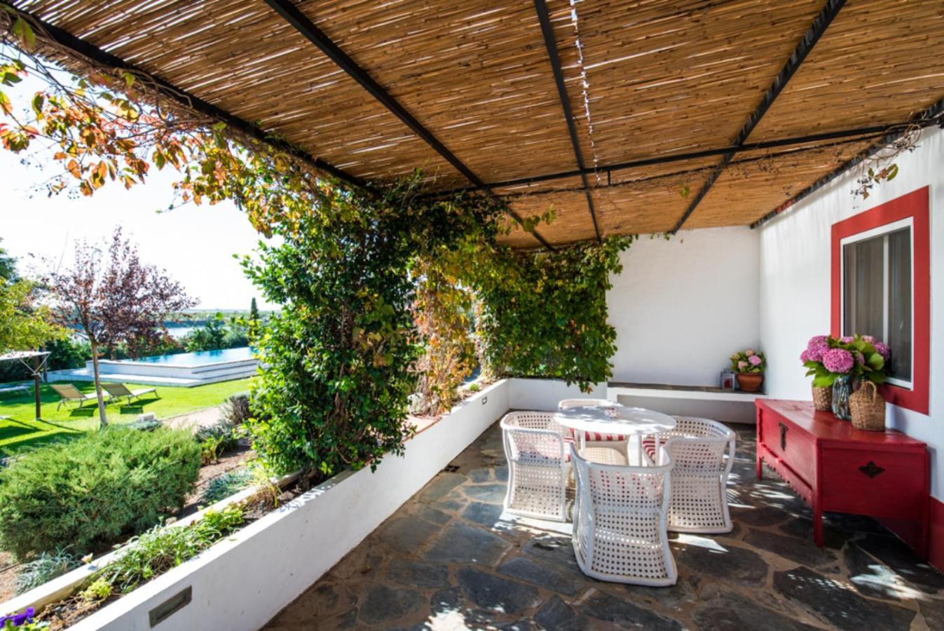 Casas De Juromenha Guest House Bagian luar foto