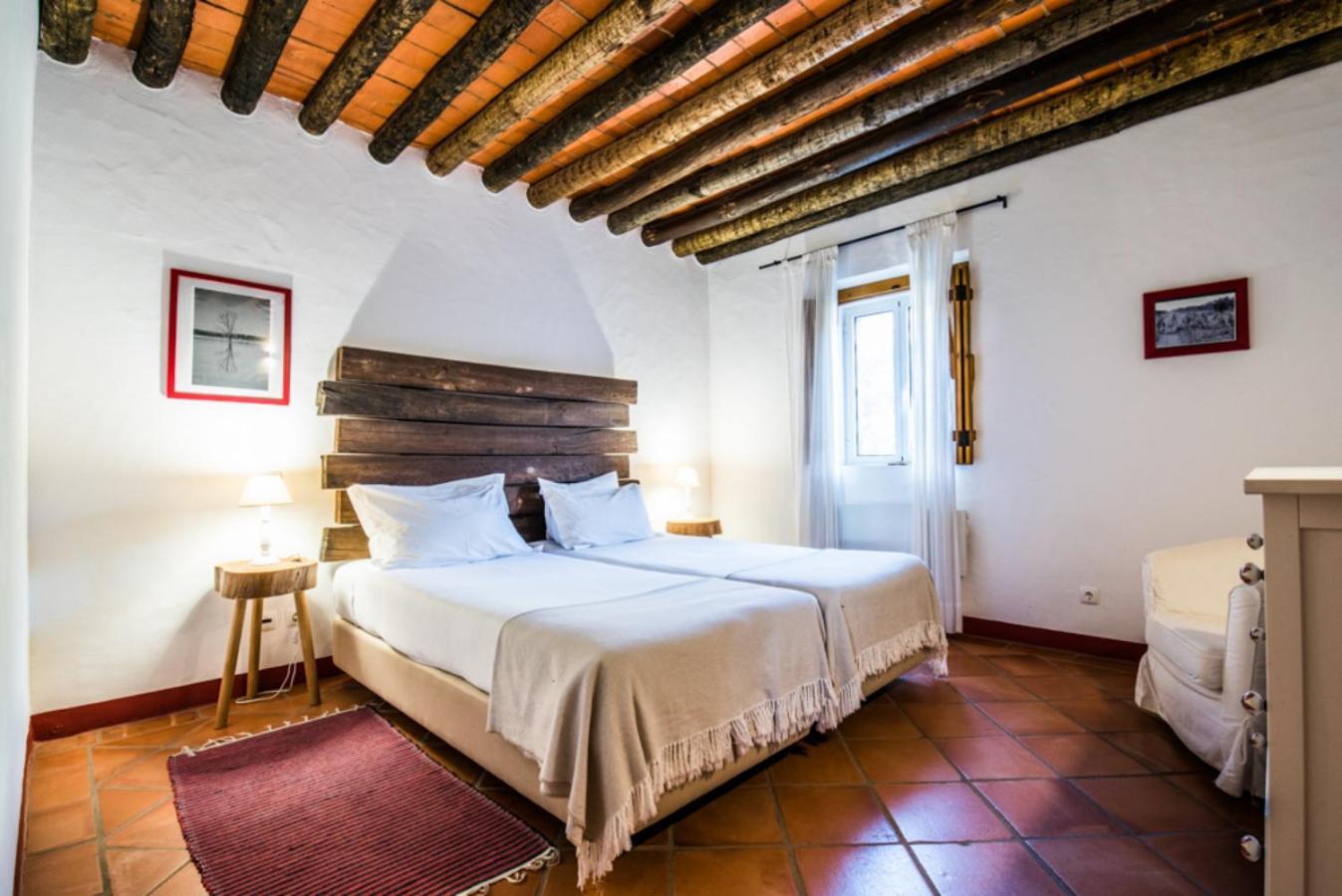 Casas De Juromenha Guest House Bagian luar foto