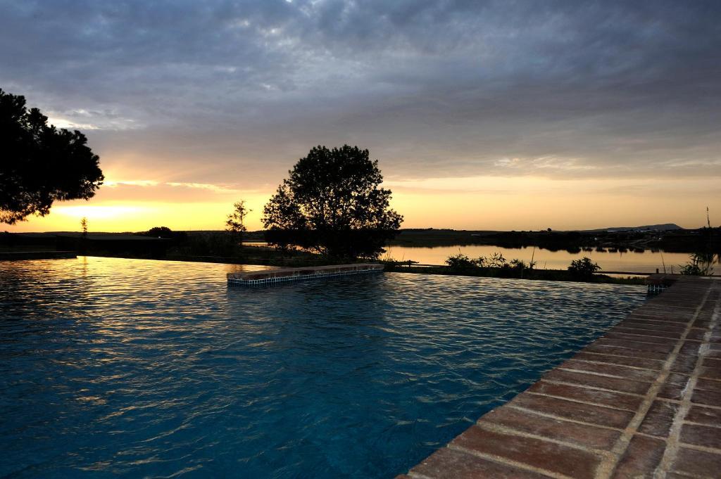 Casas De Juromenha Guest House Bagian luar foto